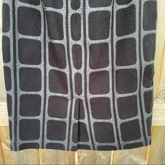 Trina Turk skirt lined USA made size 4 black - Picture 6 of 8